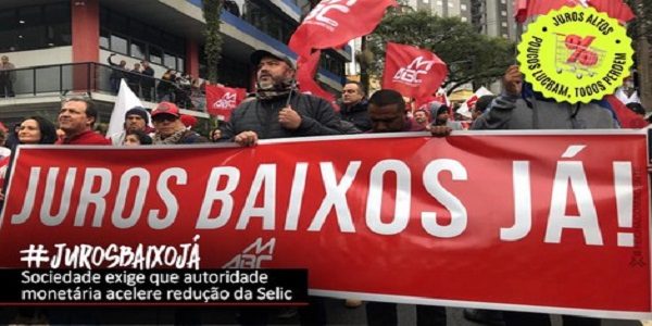 Copom baixa Selic para 11,75%, mas taxa continua alta para o desenvolvimento do Brasil