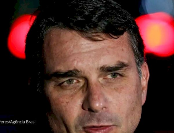 PEC do fim da escala 6x1: coordenador de campanha de Flávio tentou esvaziar proposta e ainda articulou outra PEC, que piora condições de trabalho